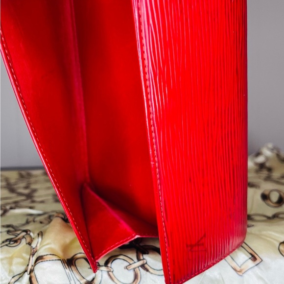 Louis Vuitton Red Epi Sarah Wallet - Picture 5 of 10